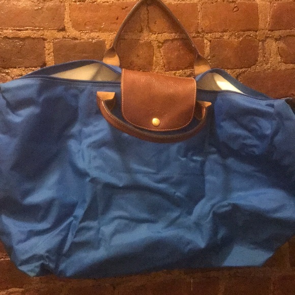 Longchamp Handbags - Longchamp Le Pliage travel bag
